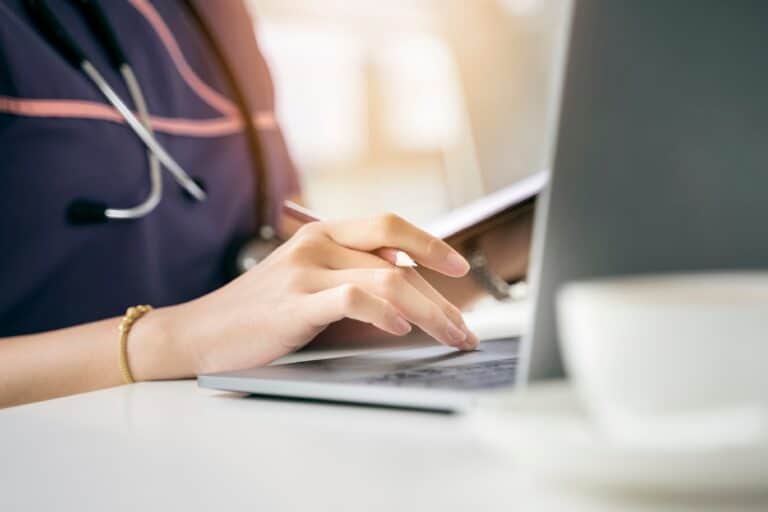 7 Best Laptops for Nursing Students (2023 Review Guide)